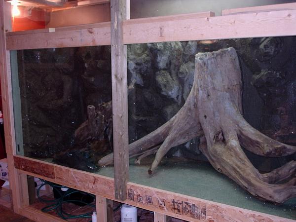 13. I had also added a brace to the center of the aquarium. The glass had minimal flex, but at this volume and pressure, I did not want to take any chances.